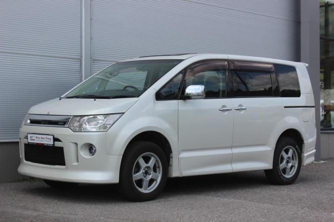 Mitsubishi Delica D:5 I с пробегом 2009 года, цена 1 547 000 рублей, 215854 км, минивэн, Автокод Объявления