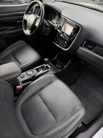 Mitsubishi Outlander III Рестайлинг 2 с пробегом 2016 года, цена 1 995 000 рублей, 111826 км, внедорожник, Автокод Объявления
