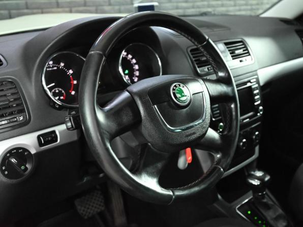 Skoda Yeti I с пробегом 2012 года, цена 750 000 рублей, 228708 км, внедорожник, Автокод Объявления