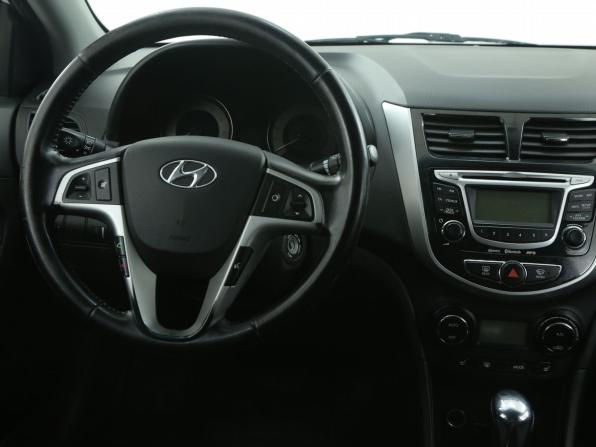 Hyundai Solaris I с пробегом 2012 года, цена 706 000 рублей, 177000 км, седан, Автокод Объявления