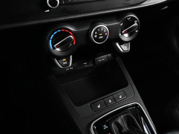 Kia Rio IV Рестайлинг с пробегом 2021 года, цена 1 649 000 рублей, 60353 км, седан, Автокод Объявления