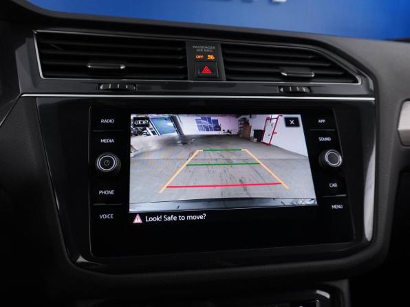 Volkswagen Tiguan II с пробегом 2021 года, цена 4 050 000 рублей, 52926 км, внедорожник, Автокод Объявления