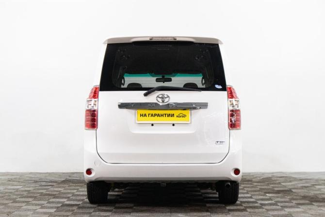 Toyota Noah II (R70) с пробегом 2009 года, цена 1 299 000 рублей, 123500 км, минивэн, Автокод Объявления