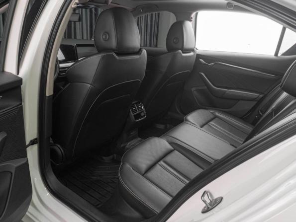 Skoda Octavia IV (A8) с пробегом 2022 года, цена 2 449 000 рублей, 66393 км, лифтбек, Автокод Объявления