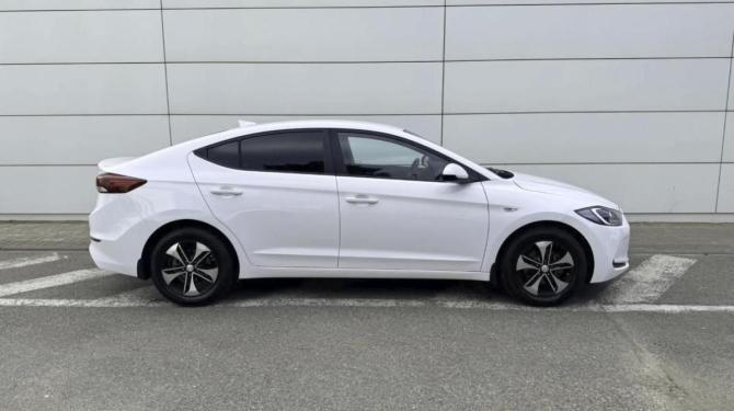 Hyundai Elantra VI (AD) Рестайлинг с пробегом 2018 года, цена 1 440 000 рублей, 148048 км, седан, Автокод Объявления