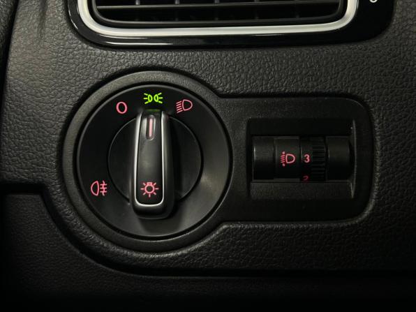 Volkswagen Polo V Рестайлинг с пробегом 2017 года, цена 950 000 рублей, 206123 км, седан, Автокод Объявления