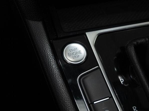 Volkswagen Passat B8 с пробегом 2017 года, цена 1 780 000 рублей, 201375 км, седан, Автокод Объявления