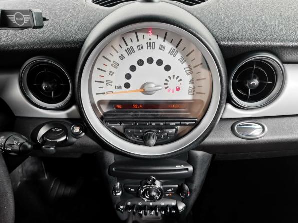 Mini Hatch II (R56) Рестайлинг с пробегом 2012 года, цена 949 000 рублей, 111076 км, хэтчбек, Автокод Объявления