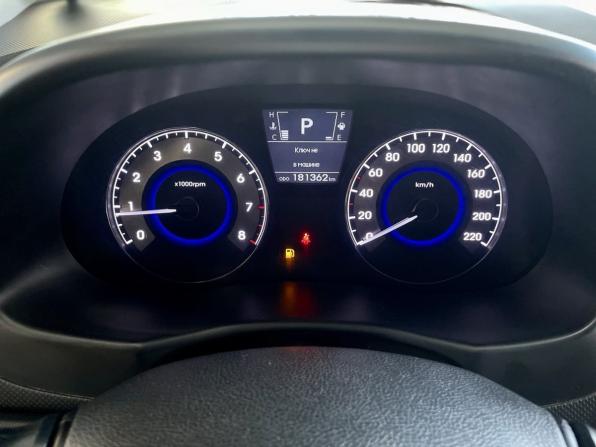 Hyundai Solaris I с пробегом 2012 года, цена 899 900 рублей, 181000 км, седан, Автокод Объявления