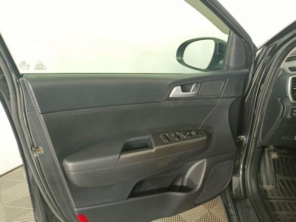 Kia Sportage IV с пробегом 2018 года, цена 1 799 000 рублей, 130000 км, внедорожник, Автокод Объявления
