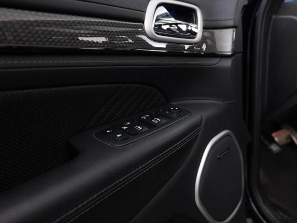 Jeep Grand Cherokee IV (WK2) Рестайлинг с пробегом 2018 года, цена 8 397 900 рублей, 31309 км, внедорожник, Автокод Объявления