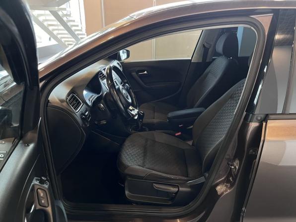 Volkswagen Polo V Рестайлинг с пробегом 2018 года, цена 1 130 000 рублей, 174935 км, седан, Автокод Объявления