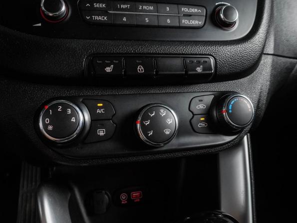 Kia Ceed II Рестайлинг с пробегом 2017 года, цена 1 297 000 рублей, 171853 км, хэтчбек, Автокод Объявления