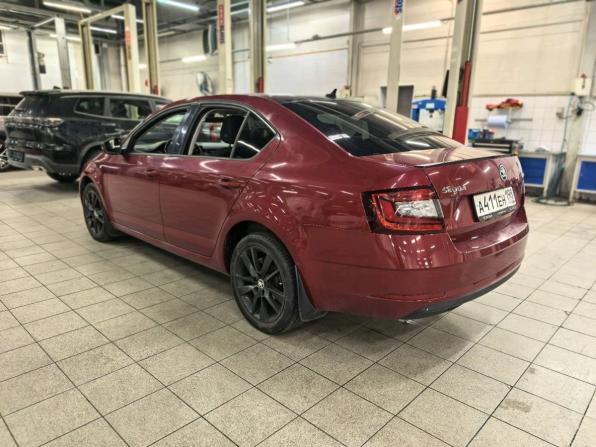 Skoda Octavia III (A7) Рестайлинг с пробегом 2018 года, цена 1 575 000 рублей, 165600 км, лифтбек, Автокод Объявления