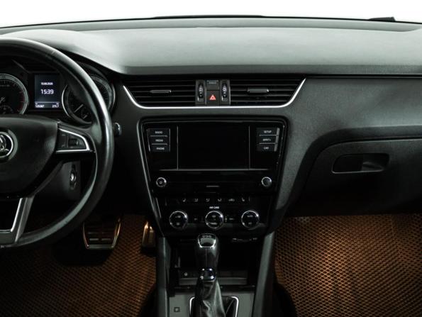 Skoda Octavia III (A7) Рестайлинг с пробегом 2017 года, цена 1 749 700 рублей, 125387 км, лифтбек, Автокод Объявления