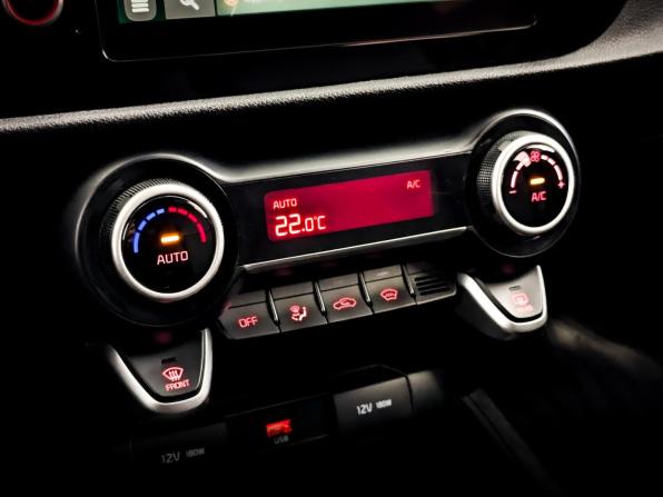 Kia Rio IV Рестайлинг с пробегом 2021 года, цена 1 630 000 рублей, 126580 км, хэтчбек, Автокод Объявления