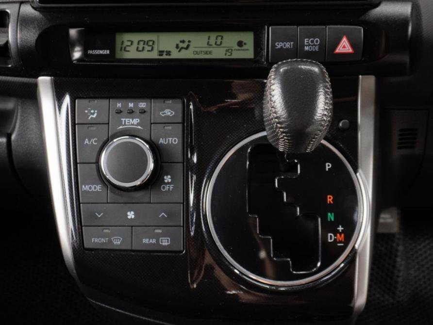 Toyota Wish II Тюмень  - изображение 17