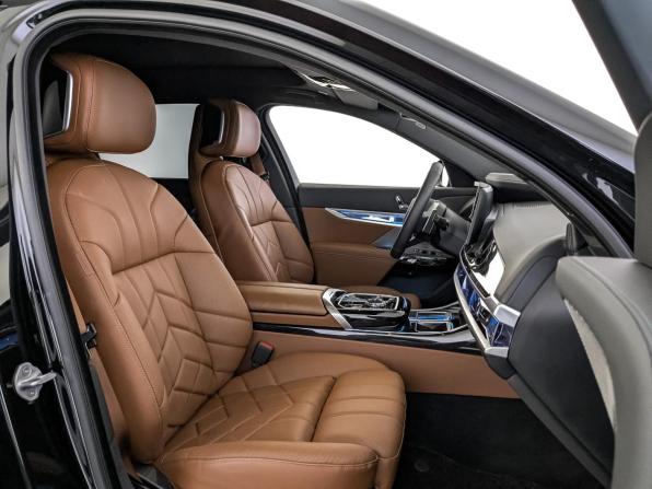 BMW 7 серии VII (G70) с пробегом 2025 года, цена 15 200 000 рублей, 6532 км, седан, Автокод Объявления