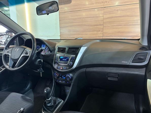 Hyundai Solaris I Рестайлинг с пробегом 2016 года, цена 1 049 900 рублей, 158766 км, седан, Автокод Объявления