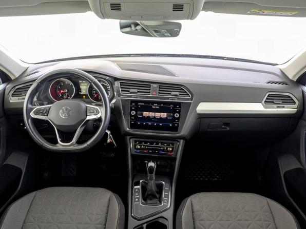 Volkswagen Tiguan II Рестайлинг с пробегом 2021 года, цена 2 490 000 рублей, 77757 км, внедорожник, Автокод Объявления