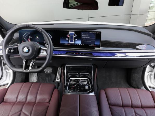 BMW 7 серии VII (G70) с пробегом 2025 года, цена 13 980 000 рублей, 18704 км, седан, Автокод Объявления
