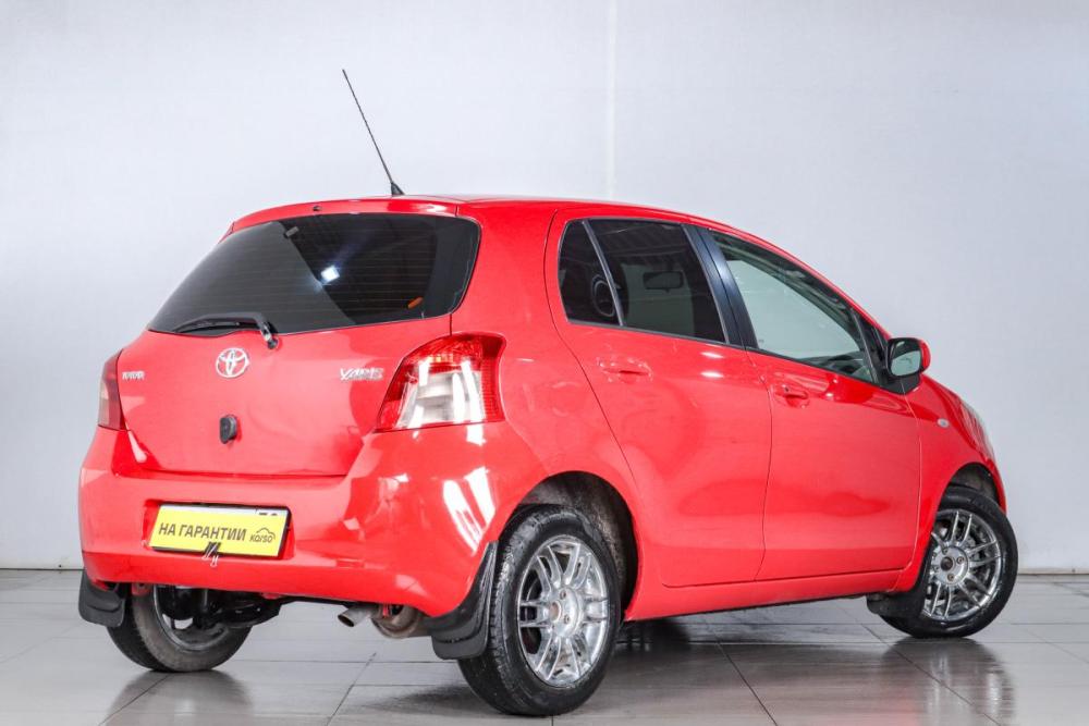 Toyota Yaris II Челябинск  - изображение 7