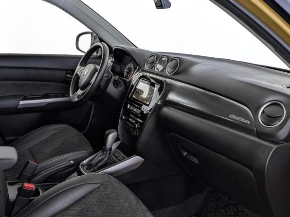 Suzuki Vitara II Рестайлинг с пробегом 2021 года, цена 2 100 000 рублей, 46190 км, внедорожник, Автокод Объявления