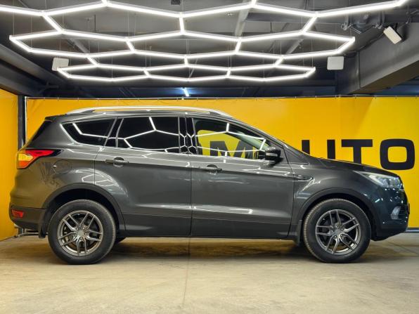 Ford Kuga II Рестайлинг с пробегом 2017 года, цена 1 379 000 рублей, 215454 км, внедорожник, Автокод Объявления
