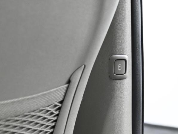Kia Carnival III с пробегом 2018 года, цена 2 699 000 рублей, 97000 км, минивэн, Автокод Объявления