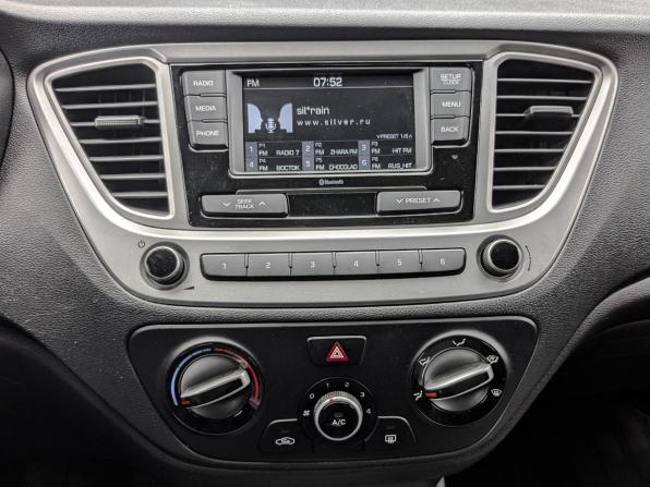 Hyundai Solaris II Рестайлинг с пробегом 2022 года, цена 1 650 000 рублей, 36867 км, седан, Автокод Объявления