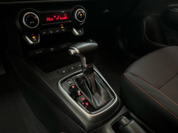 Kia Rio IV Рестайлинг с пробегом 2021 года, цена 1 630 000 рублей, 100060 км, хэтчбек, Автокод Объявления