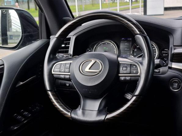 Lexus LX III Рестайлинг 2 с пробегом 2018 года, цена 8 790 000 рублей, 89595 км, внедорожник, Автокод Объявления