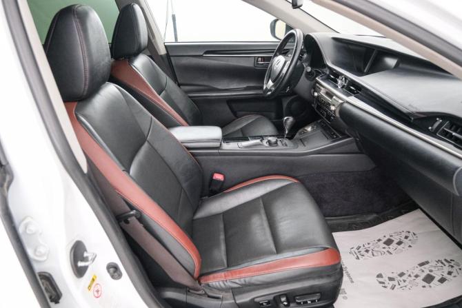 Lexus ES VI с пробегом 2015 года, цена 2 099 000 рублей, 167000 км, седан, Автокод Объявления