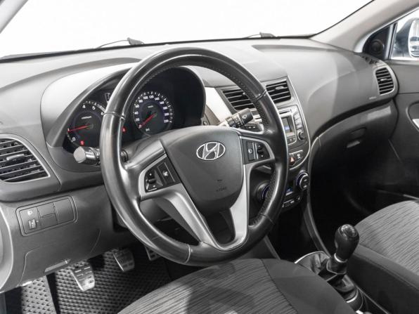 Hyundai Solaris I Рестайлинг с пробегом 2016 года, цена 812 200 рублей, 219187 км, седан, Автокод Объявления