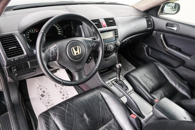 Honda Accord VII Рестайлинг с пробегом 2006 года, цена 949 000 рублей, 293767 км, седан, Автокод Объявления
