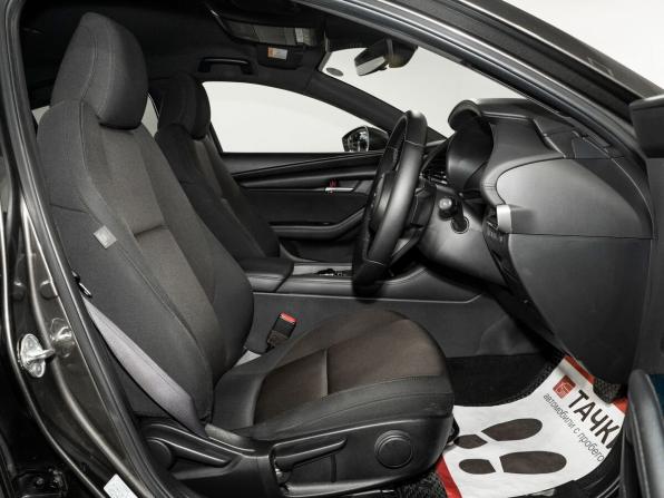 Mazda 3 IV (BP) с пробегом 2021 года, цена 1 550 000 рублей, 120535 км, хэтчбек, Автокод Объявления