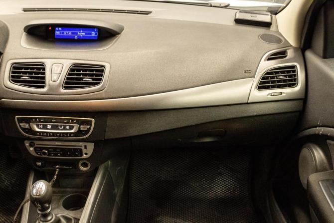 Renault Fluence I Рестайлинг с пробегом 2013 года, цена 659 000 рублей, 253568 км, седан, Автокод Объявления