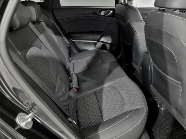 Kia Ceed III с пробегом 2021 года, цена 2 000 000 рублей, 75036 км, универсал, Автокод Объявления