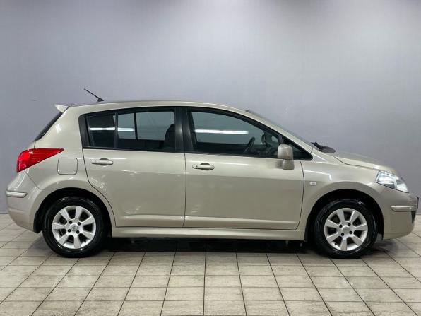 Nissan Tiida I Рестайлинг с пробегом 2013 года, цена 890 000 рублей, 90126 км, хэтчбек, Автокод Объявления