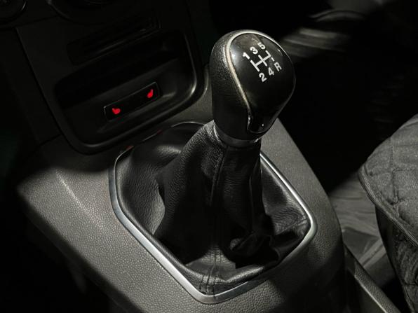Ford Fiesta Mk6 Рестайлинг с пробегом 2015 года, цена 625 000 рублей, 120072 км, седан, Автокод Объявления