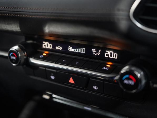 Mazda 3 IV (BP) с пробегом 2019 года, цена 1 690 500 рублей, 43118 км, седан, Автокод Объявления