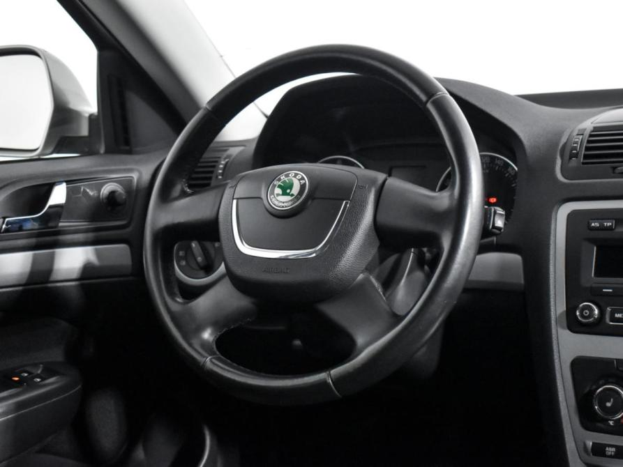 Skoda Octavia II (A5) Рестайлинг Санкт-Петербург  - изображение 16
