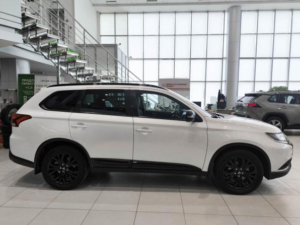 Mitsubishi Outlander III Рестайлинг 3 с пробегом 2021 года, цена 2 771 000 рублей, 62332 км, внедорожник, Автокод Объявления