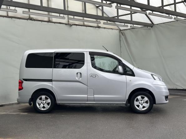 Nissan NV200 с пробегом 2018 года, цена 1 700 000 рублей, 118314 км, минивэн, Автокод Объявления