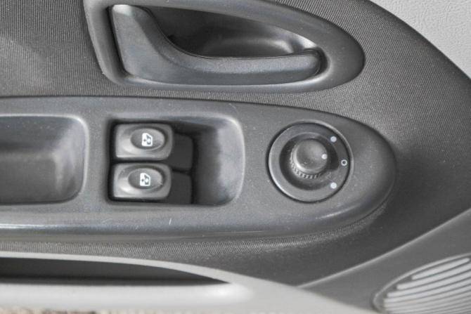 Renault Symbol I Рестайлинг 2 с пробегом 2008 года, цена 339 000 рублей, 300000 км, седан, Автокод Объявления
