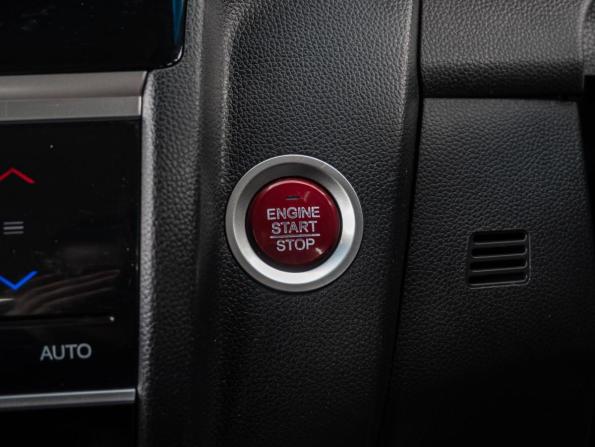 Honda Fit III с пробегом 2015 года, цена 940 000 рублей, 130675 км, хэтчбек, Автокод Объявления