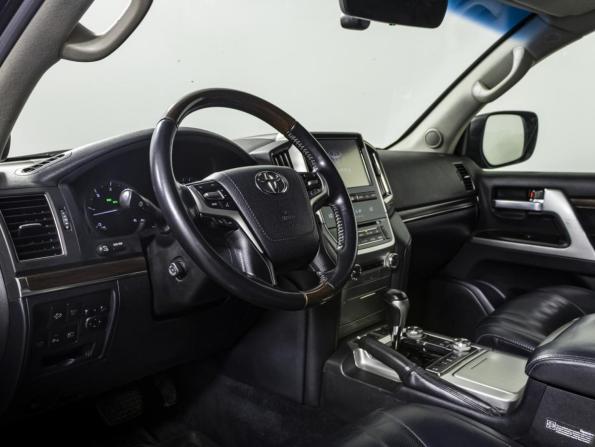 Toyota Land Cruiser 200 Series Рестайлинг 2 с пробегом 2015 года, цена 4 799 000 рублей, 250306 км, внедорожник, Автокод Объявления