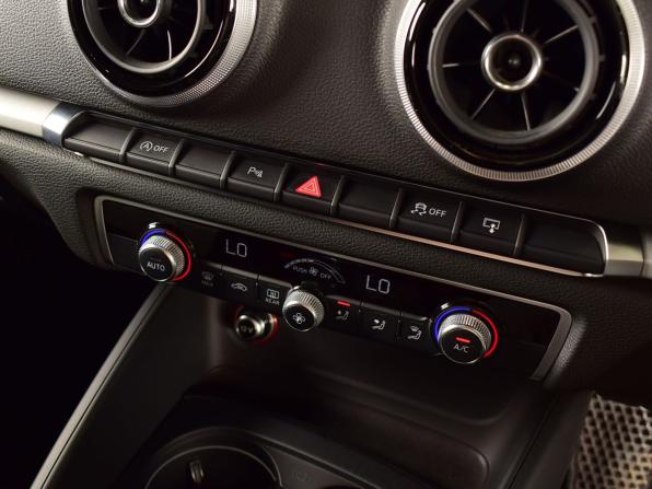 Audi A3 III (8V) с пробегом 2015 года, цена 1 285 997 рублей, 64105 км, хэтчбек, Автокод Объявления
