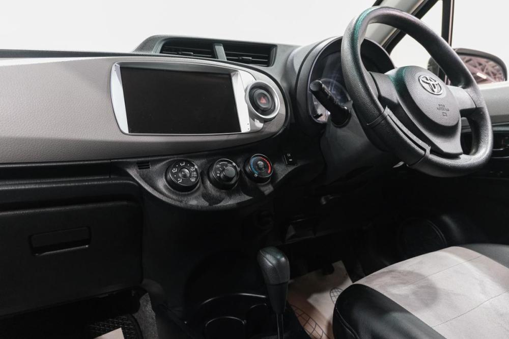 Toyota Vitz III (XP130) Новокузнецк  - изображение 20