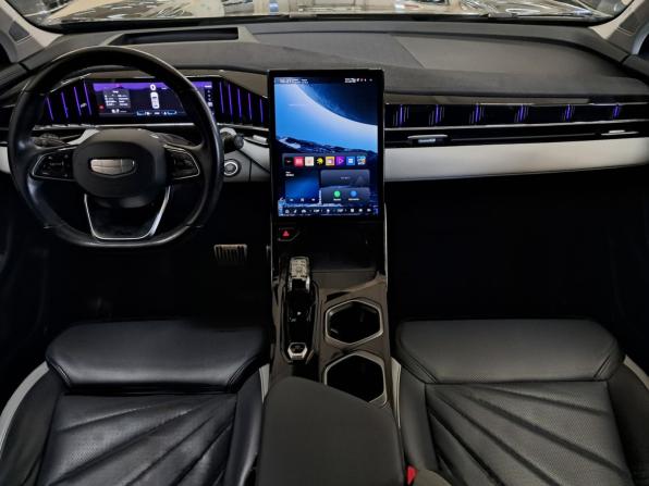 Geely Atlas II с пробегом 2023 года, цена 2 850 000 рублей, 37589 км, внедорожник, Автокод Объявления